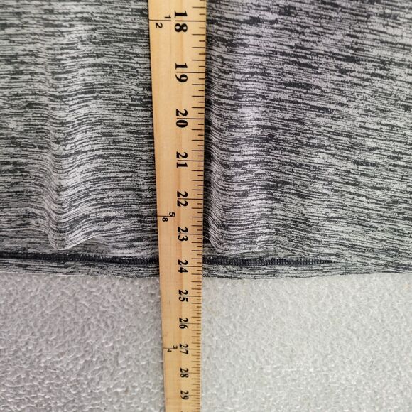 Under Armour Shirt Womens M Gray V Neck Heat Gear Athleisure Sports Active Top - Picture 9 of 9